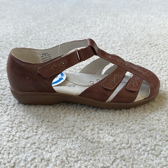 Propet Heather Fisherman Sandals - Picture 16 of 17